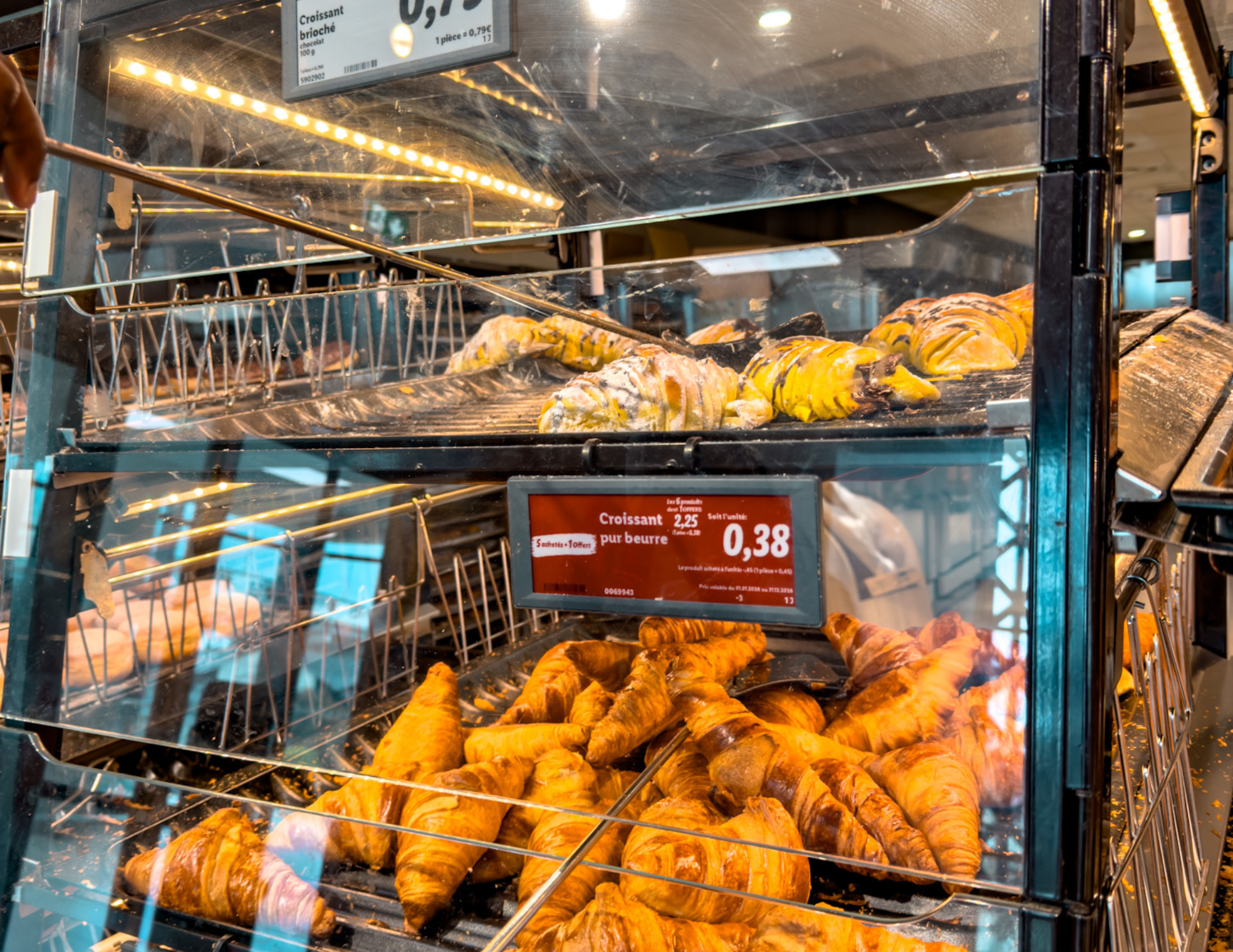How to Eat on a Budget in Paris (19).png
